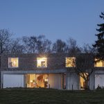 Casa DeDe: Un granero en ruinas revive gracias a OYO Architects